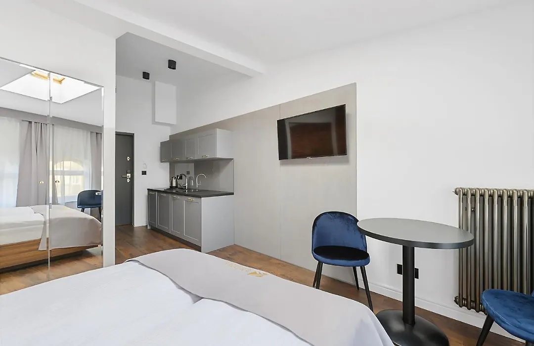 Aparthotel Krzywa Kamienica-1